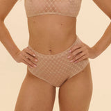 Simone Perele Plume Control Brief